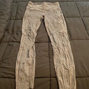 Lululemon wunder under